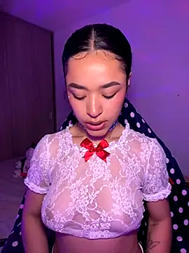 Crystal Dluna online show from 09/15/25, 02:06