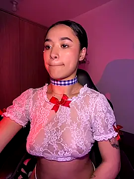 Crystal Dluna online show from 11/11/25, 09:20