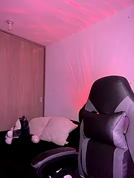 Crystal Dluna online show from 10/21/25, 05:34