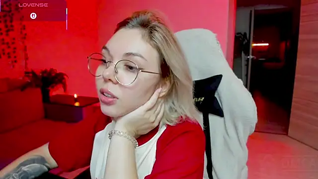 whoa-hoa-hoa-hoa-hoa online show from 11/09/25, 02:32