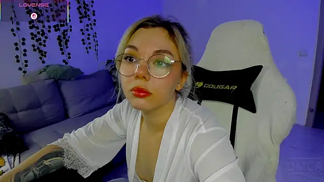 whoa-hoa-hoa-hoa-hoa online show from 11/13/25, 03:49