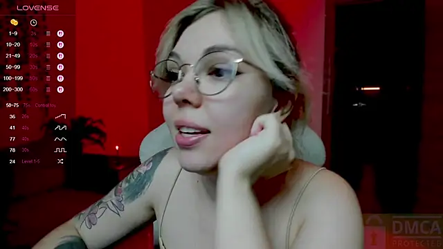 whoa-hoa-hoa-hoa-hoa online show from 11/06/25, 02:10