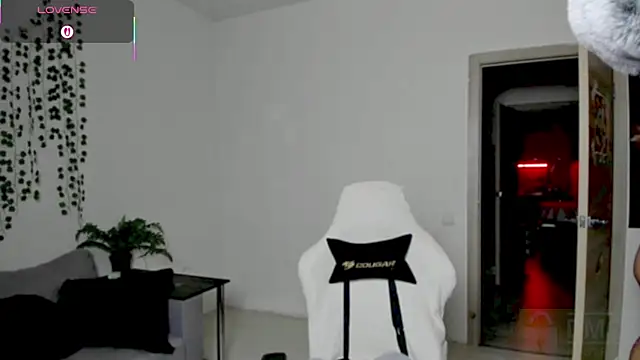 whoa-hoa-hoa-hoa-hoa online show from 10/27/25, 05:03