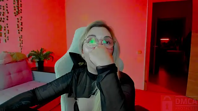 whoa-hoa-hoa-hoa-hoa online show from 12/01/25, 07:26