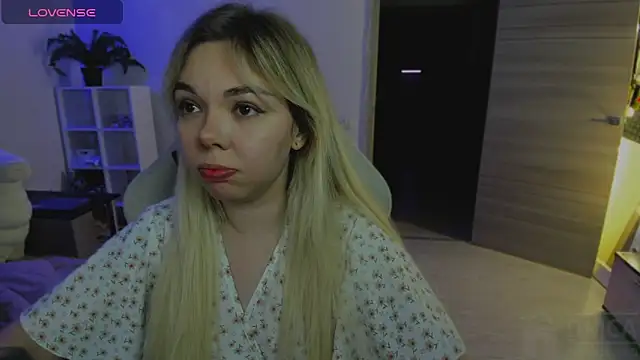 whoa-hoa-hoa-hoa-hoa online show from 12/21/25, 05:25