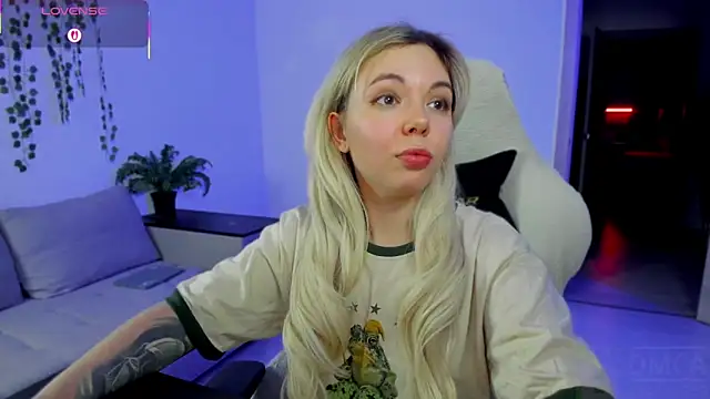 whoa-hoa-hoa-hoa-hoa online show from 11/24/25, 03:12