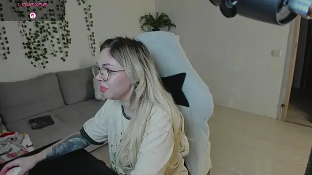 whoa-hoa-hoa-hoa-hoa online show from 01/14/26, 08:12