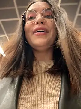 meow girl online show from 11/17/25, 04:55