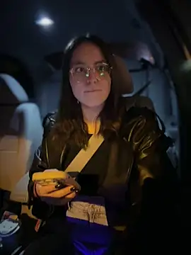 meow girl online show from 11/20/25, 04:18