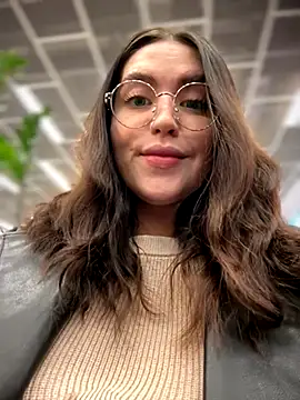 meow girl online show from 11/21/25, 08:02