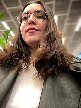 meow girl online show from 11/28/25, 08:03