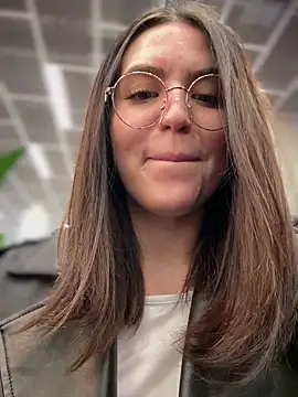 meow girl online show from 10/11/25, 12:06