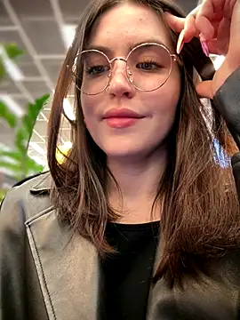 meow girl online show from 10/16/25, 08:55