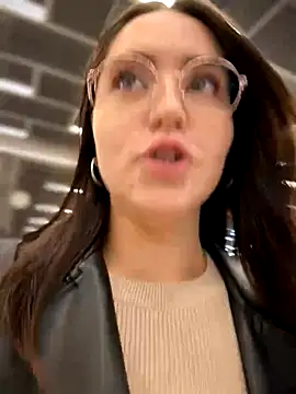 meow girl online show from 11/18/25, 08:06