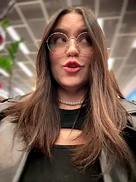 meow girl online show from 12/17/25, 09:03