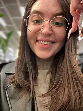 meow girl online show from 10/23/25, 03:32