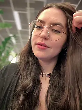 meow girl online show from 09/18/25, 12:08