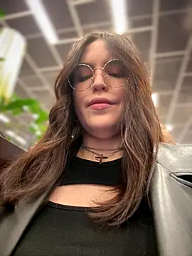 meow girl online show from 12/16/25, 09:57