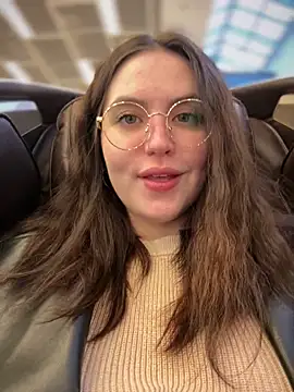 meow girl online show from 10/28/25, 10:58