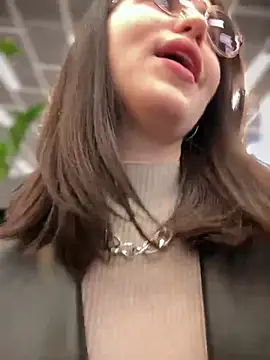 meow girl online show from 10/21/25, 10:58