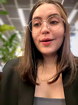 meow girl online show from 09/27/25, 11:05