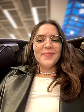 meow girl online show from 11/29/25, 09:09