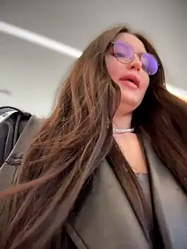 meow girl online show from 04/01/26, 10:05