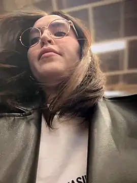 meow girl online show from 10/06/25, 03:46