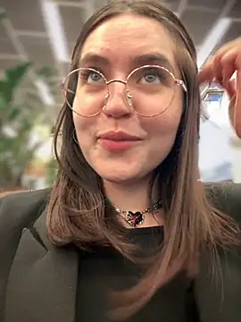 meow girl online show from 10/07/25, 12:06