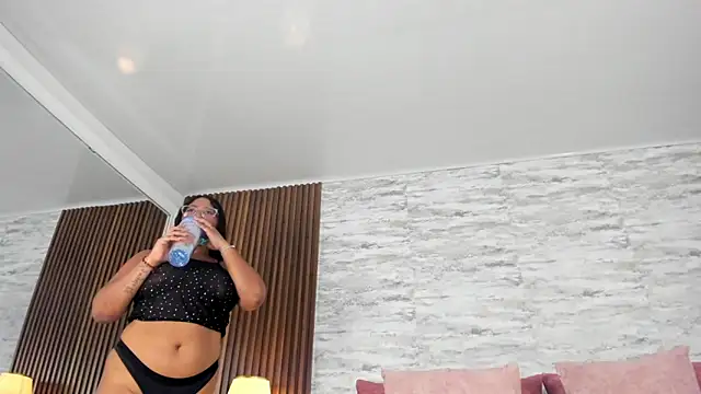 MadisonHunter2024 online show from 03/30/26, 07:48