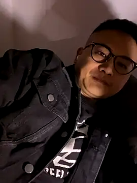 lixiaoshuai8 online show from 12/15/25, 06:41