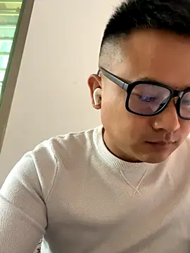 lixiaoshuai8 online show from 12/02/25, 04:14