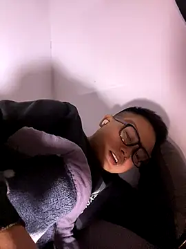 lixiaoshuai8 online show from 11/21/25, 04:55