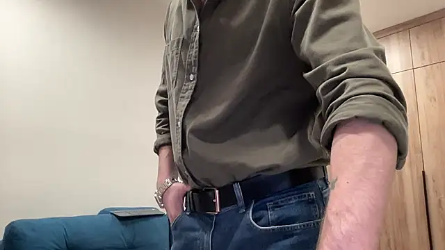 cute mark online show from 04/21/26, 06:14