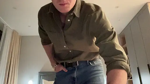 cute mark online show from 11/01/25, 05:40