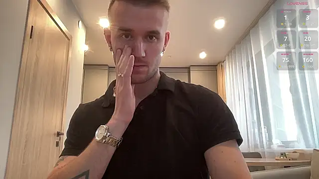 Snapshot of cute_mark chatting on 10/14/25, 04:57 cute mark online show from 10/14/25, 04:57