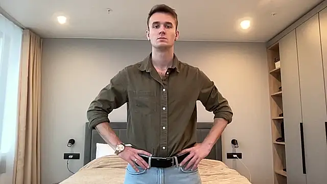 cute mark online show from 11/08/25, 12:09