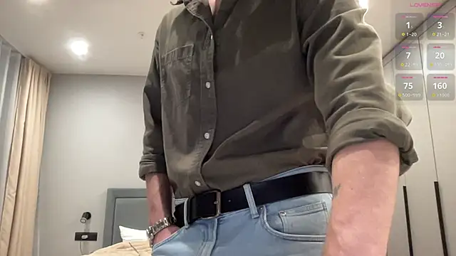 cute mark online show from 11/11/25, 04:57