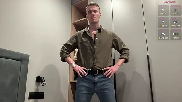 cute mark online show from 11/19/25, 02:39