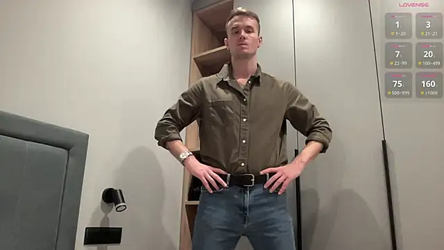 cute mark online show from 10/28/25, 05:23