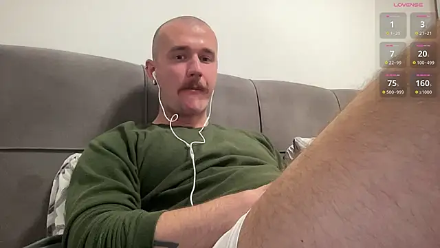 Snapshot of cute_mark chatting on 12/16/24, 06:27 cute mark online show from 12/16/24, 06:27