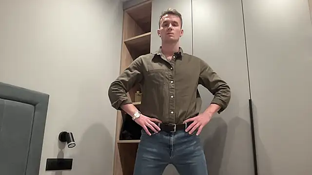 cute mark online show from 10/26/25, 05:57