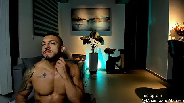 Maximo Marcelo online show from 02/21/25, 02:06