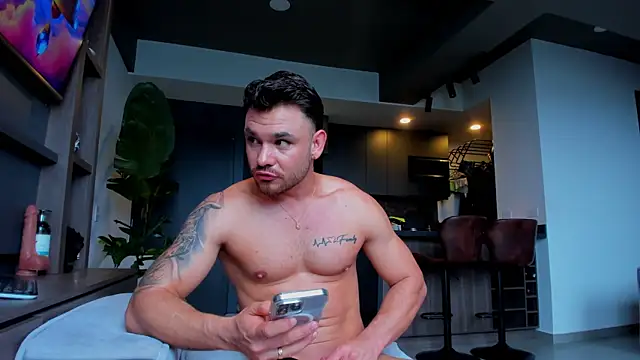 Maximo Marcelo online show from 04/16/26, 12:28