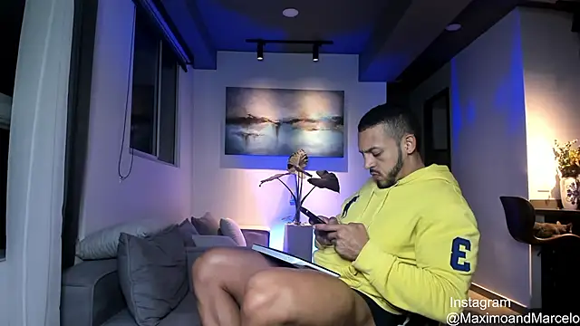 Maximo Marcelo online show from 03/04/25, 02:06