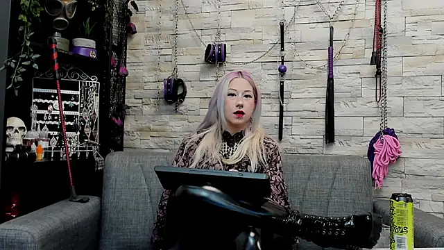 Snapshot of CruelMistress chatting on 04/30/26, 12:28 CruelMistress online show from 04/30/26, 12:28