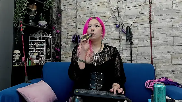 Snapshot of CruelMistress chatting on 12/20/24, 12:30 CruelMistress online show from 12/20/24, 12:30