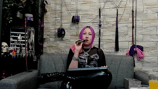 Snapshot of CruelMistress chatting on 05/25/26, 01:38 CruelMistress online show from 05/25/26, 01:38