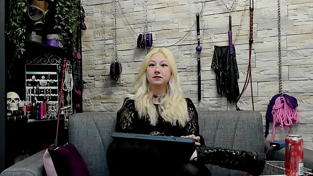 Snapshot of CruelMistress chatting on 09/09/25, 11:58 CruelMistress online show from 09/09/25, 11:58