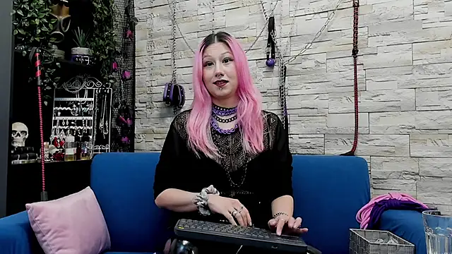Snapshot of CruelMistress chatting on 02/22/25, 03:23 CruelMistress online show from 02/22/25, 03:23